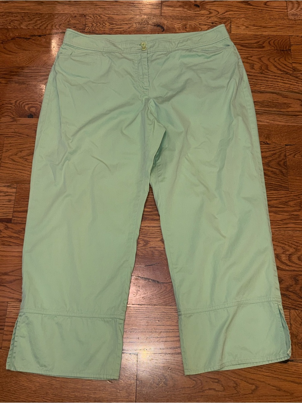 Eileen Fisher. Cropped Green Cotton Pants. Size Large.